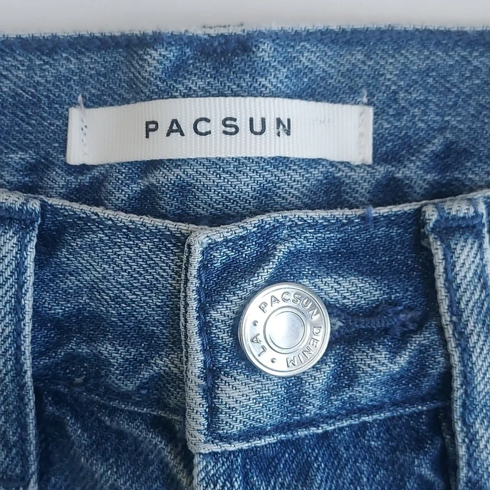 Ladies Pacsun Blue Denim Distressed Button Fly 5.5" Inseam Dad Shorts Size 24 - Picture 2 of 7